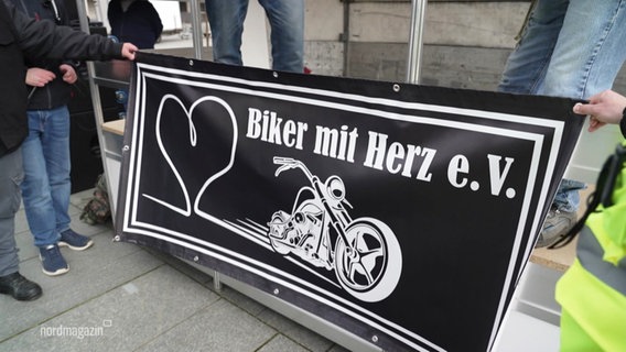 Ein Banner des Vereins "Biker mit Herz e.V.". © Screenshot 
