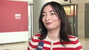Die SPD-Politikerin Reem Alabali-Radovan wird interviewt © Screenshot 