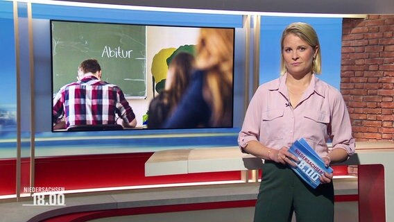 Moderatorin Kathrin Kampmann © Screenshot 