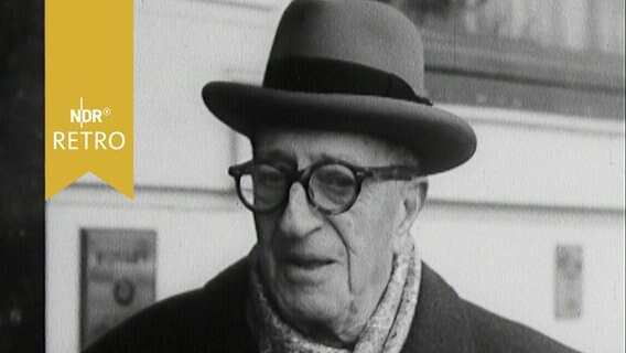 Filmkomponist Oscar Straus bei einem Hamburg-Besuch. © Screenshot 