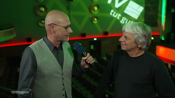 Frank Stuckatz im Gespräch mit dem Jury-Mitglied Andreas Dresen. © Screenshot 