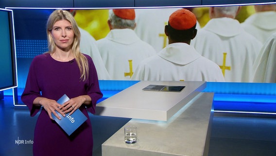 Bibiana Barth moderiert. © Screenshot 