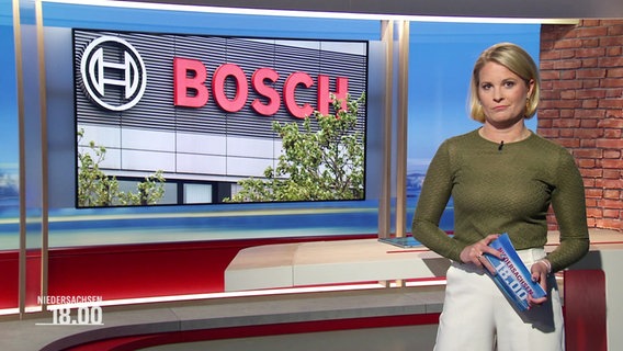 Kathrin Kampmann moderiert. © Screenshot 