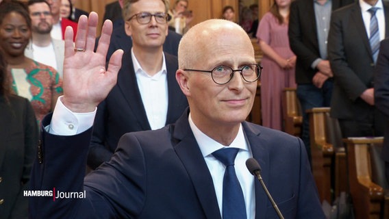 Bürgermeister Peter Tschentscher bei seiner erneuten Vereidigung. © Screenshot 