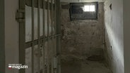 Eine Gefängniszelle im Marineuntersuchungsgefängnis Kiel. © Screenshot 