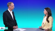 Der Bürgerbeauftragte für Mecklenburg-Vorpommern, Christian Frenzel, im Gespräch mit Eva-Maria Guhl. © Screenshot 