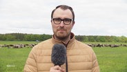 NDR-Reporter Kevin Poweska © Screenshot 