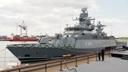 Die Korvette "Augsburg" im Hamburger Hafen. © Screenshot 