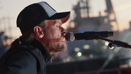 Pohlmann bei "Elbe in Concert" beim Hamburger Hafengeburtstag 2025. © Screenshot 
