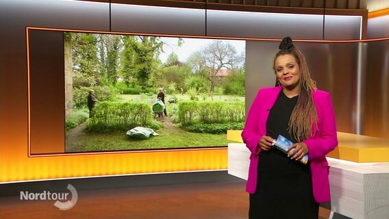 Nadja Babalola moderiert die Nordtour. © Screenshot 
