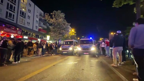 Die Polizei muss auf der Reeperbahn einschreiten © Screenshot 