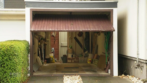 Eine Garage.  