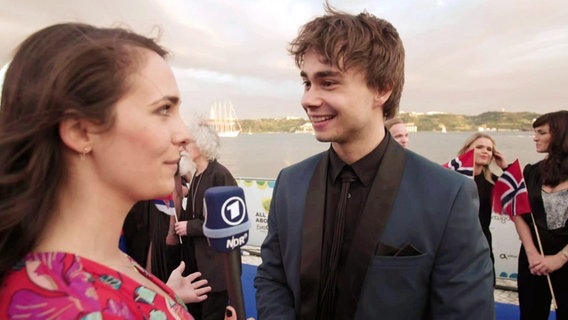 Alina Stiegler interviewt Alexander Rybak aus Norwegen  