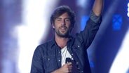 Max Giesinger performt bei der ESC-Party auf der Reeperbahn.  