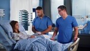 Szene aus "In aller Freundschaft - Die jungen Ärzte".  