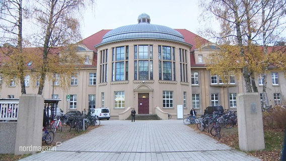 Universitätsklinikum Rostock (Hauptgebäude).  