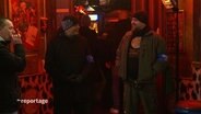 Die Türsteher Dennis und Ralf vor der Olivia Jones Bar in der Großen Freiheit.  