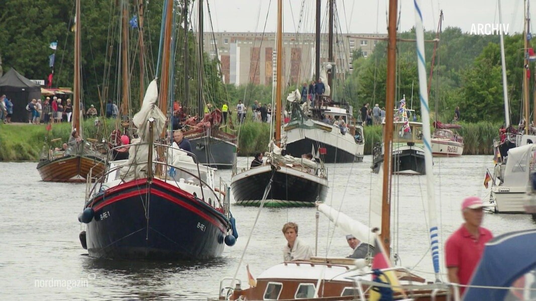 Greifswalder Fischerfest heute mit Schiffsparade Gaffelrigg