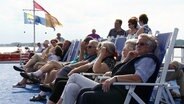 Urlauber auf einem Kreuzschiff © NDR 