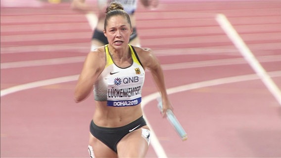 Gina Lückenkemper bei der 4x100m-Staffel  