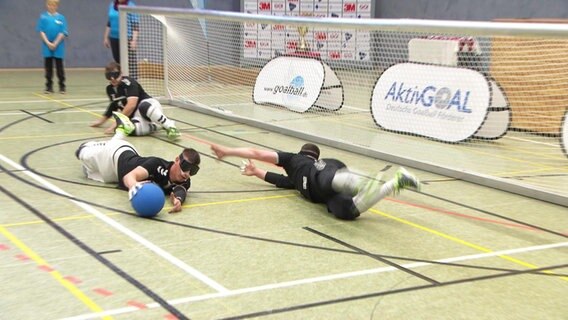 Goalballer in Aktion Goalballer in Aktion