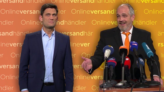 Torsten Sträter als Vize-Ersatz-Pressesprecher bei Pressekonferenz.  
