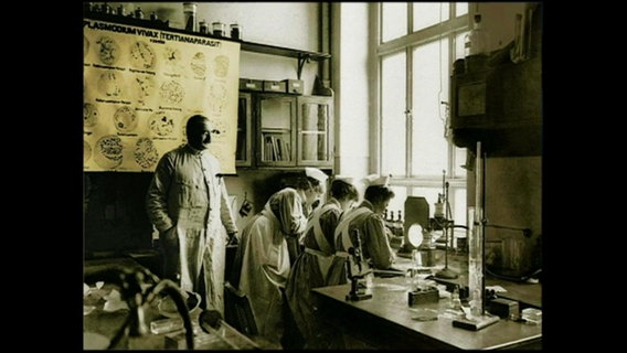 Historisches Bild aus dem Berhard-Nocht-Institut Historisches Bild aus dem Berhard-Nocht-Institut © NDR