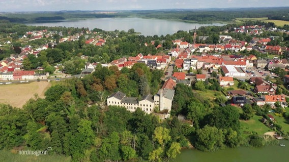 Luftaufnahme der Stadt, Warin.  