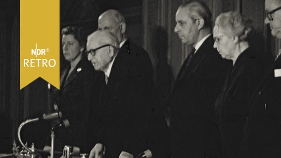 Senatoren auf der Senatorenbank in der Hamburgischen Bürgerschaft  