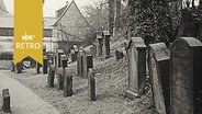 Grabsteine auf einem Friedhof (1962)  