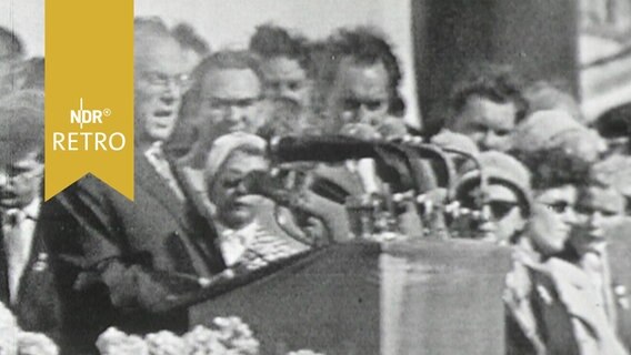 Otto Grotewohl bei Rede zur Eröffnung der Ostsee-Woche 1961 in Rostock  