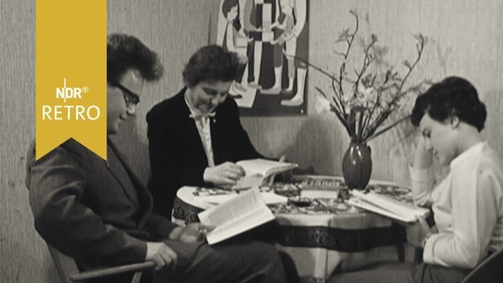 Drei junge Menschen in einer Lesestube (1959)  