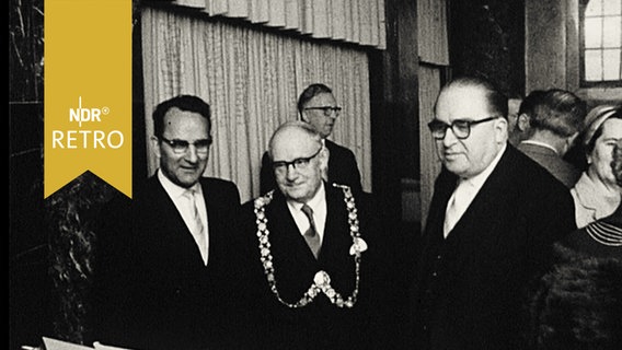 Fitzroy George William Chamberlain als Oberbürgermeister von Bristol bei Besuch im Rathaus der Partnerstadt Hannover 1959  