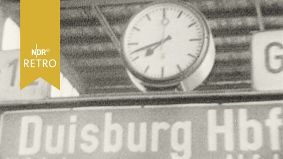 Abfahrtsanzeige am "Duisburg Hbf" 1960  