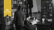 Besucher in der Bibliothek des Institut Francais in Hamburg 1961  