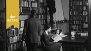 Besucher in der Bibliothek des Institut Francais in Hamburg 1961  