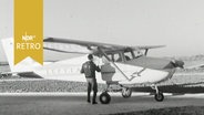 Pilot besteigt das Lufttaxi (1961)  