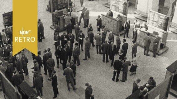 Hamburger Börsenparkett von oben (1957)  