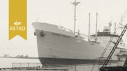 Kreuzfahrtschiff "Wappen von Hamburg" 1963 am Kai im Hafen von Leningrad  