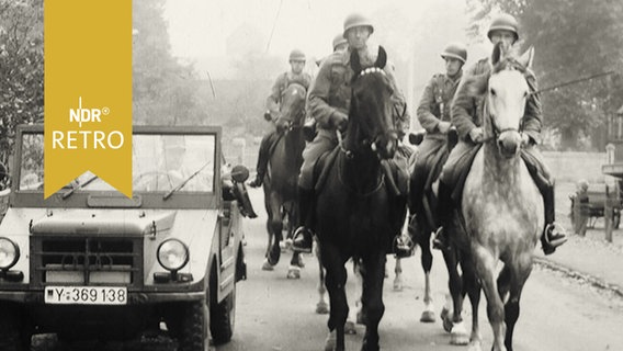 Reiterstaffel der Bundeswehr unterwegs 1964 (Kavallerie)  