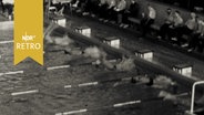 Schwimmer beim Start im Rückenschwimmen bei der Hallenmeisterschaft der Jugend in Nordhorn (1960)  