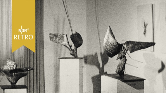 Skulpturen von Bernhard Heiliger in einer Ausstellungen (1965)  