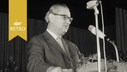 Niedersachsens Sozialminister Kurt Partzsch hält eine Rede (1965)  
