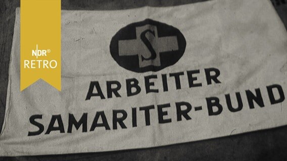 Transparent mit Logo und Aufschrift "Arbeiter Samariter-Bund" (1961)  