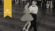 Kinderpaar bei einer Tanzvorführung 1960  