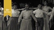 Kinder bei einer Weihanchtsaufführung für GIs (1961)  