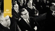 Zahlreiche Herren im Auditorium während einer Wirtschaftstagung in Loccum 1962  