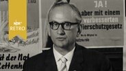 Herr Korkhaus vom Deutschen Tierschutzbund verliest eine Presseerklärung (1962)  