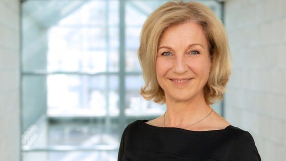 Gabi Bauer im Porträt. © NDR/Ulla Brauer Foto: Ulla Brauer