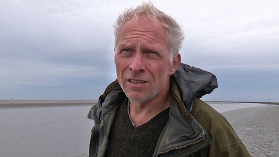 Ökologe Veith Hennig. © NDR 